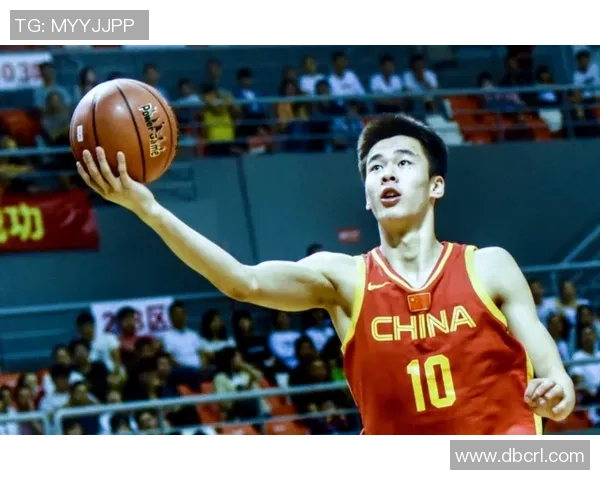 郭昊文：从青涩少年到篮球场上的璀璨明星之路探索与成长